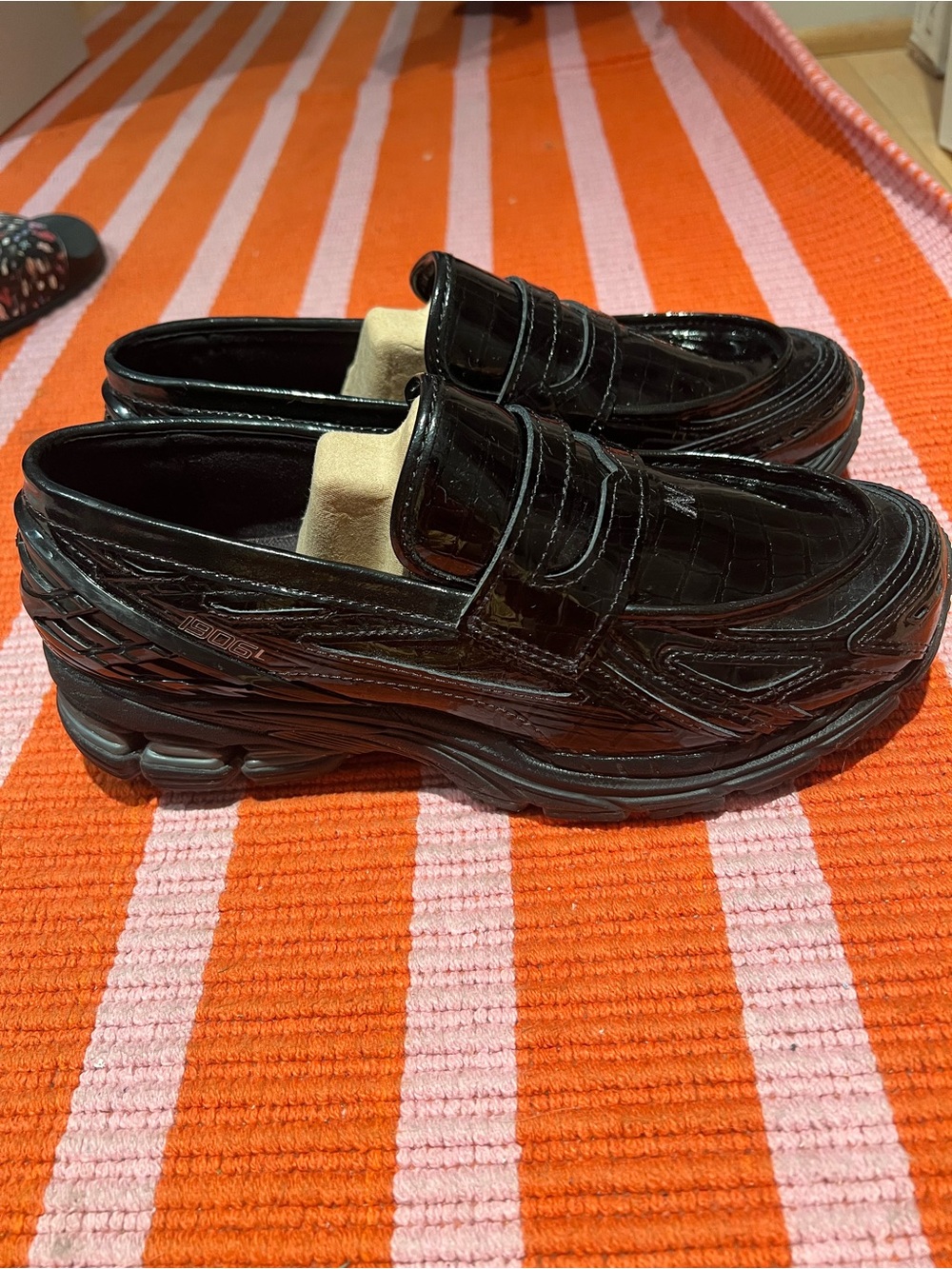 The New Balance 1906L Black Croc - Picture 4 of 9